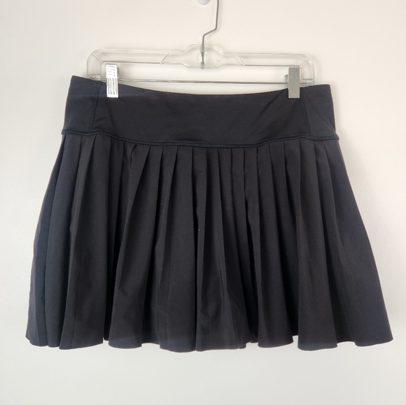 Athleta Dresses & Skirts - Athleta Elevate Skort Tennis Skirt Black Pleated Size Large.